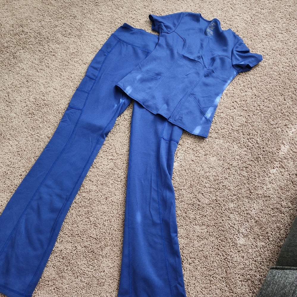 Jaanuu scrubs